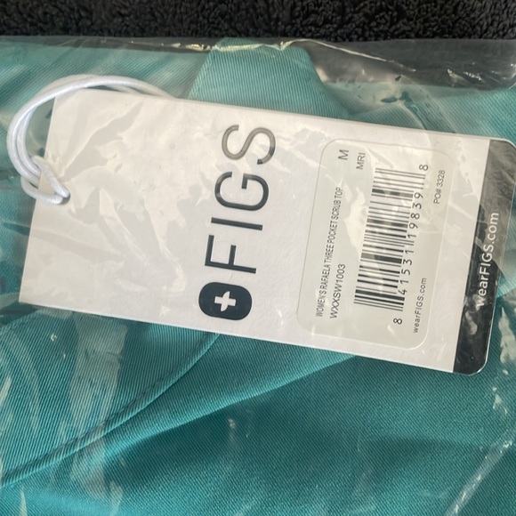 NWT Figs Rafaela women’s scrub top size medium - Picture 3 of 4